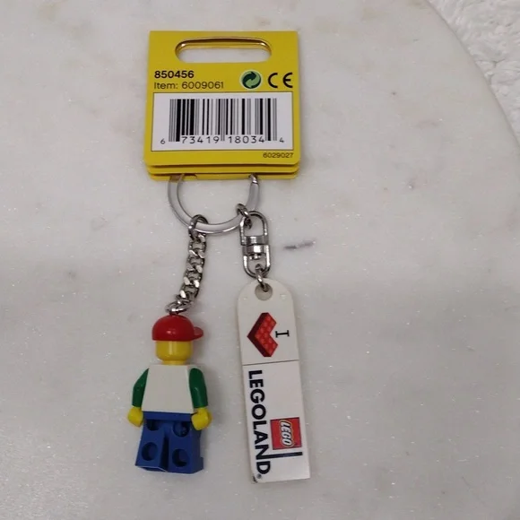 LEGO Legoland Keychains and Police Officer Bundle of 2 - Picture 4 of 6